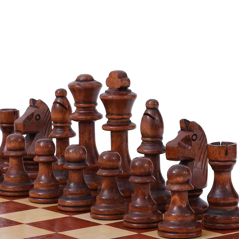 32 Pieces Wooden Chess King He - Magnetic Travel Chess recension och pris