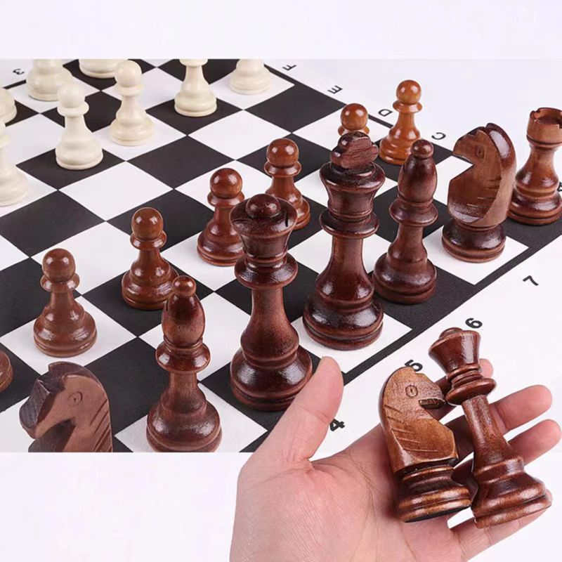32 Pieces Wooden Chess King He - Magnetic Travel Chess recension och pris