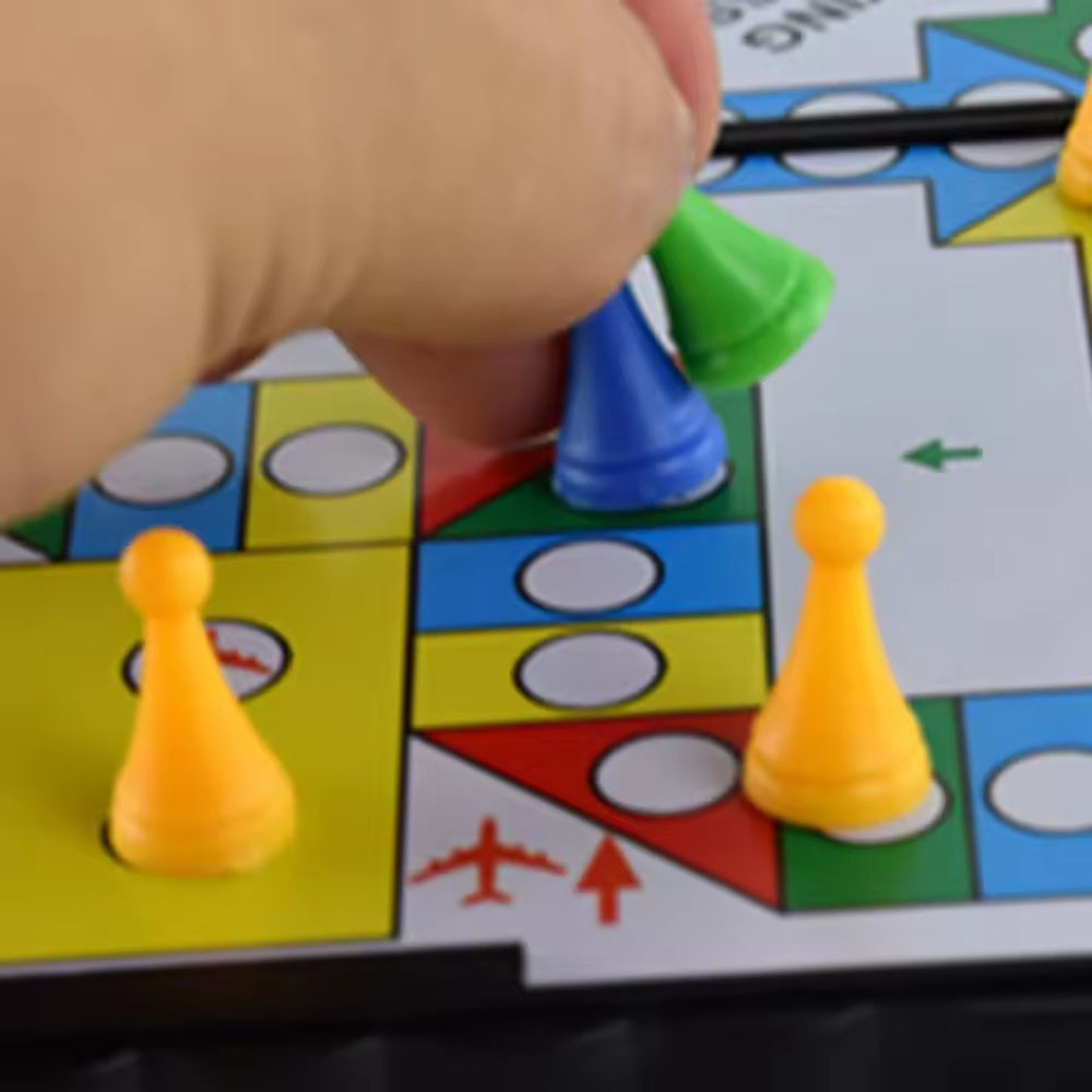 Foldable magnetic flying chess - Magnetic Travel Chess recension och pris